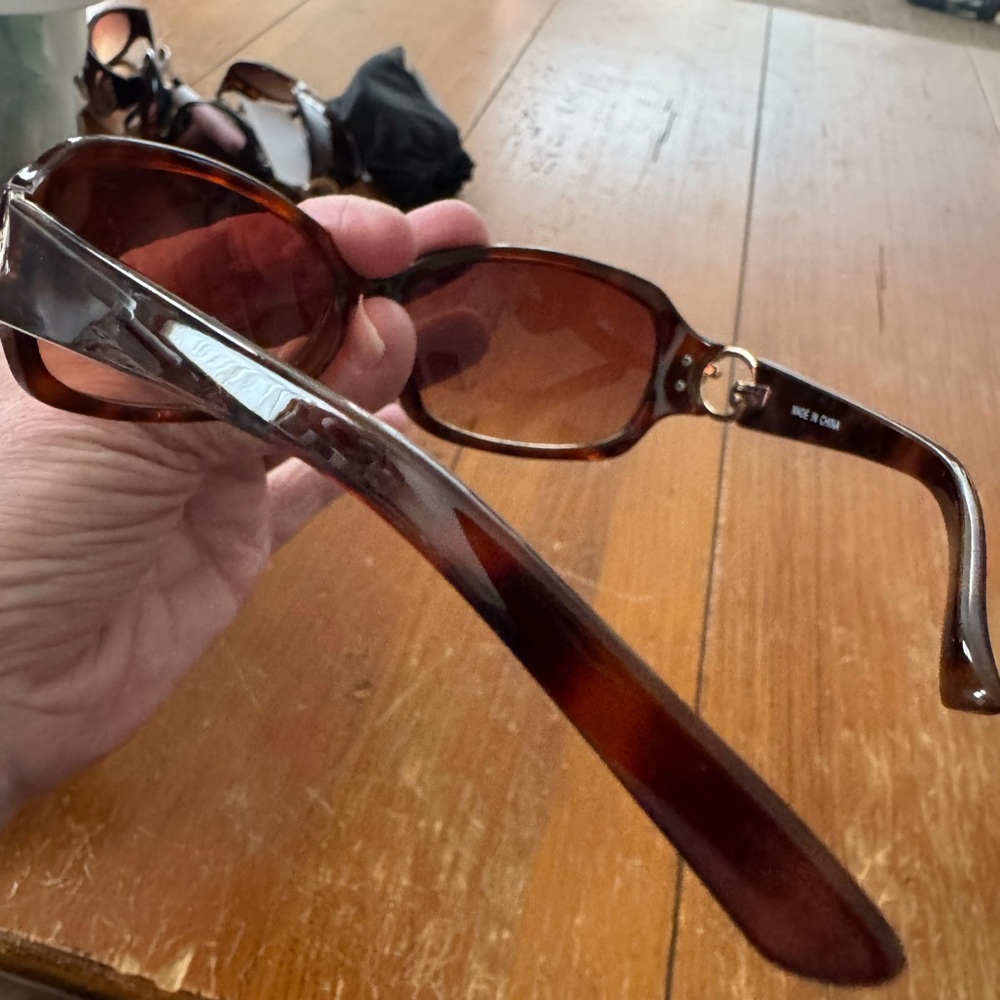 Unk Tortoise Shell Sunglasses - Picture 5 of 7